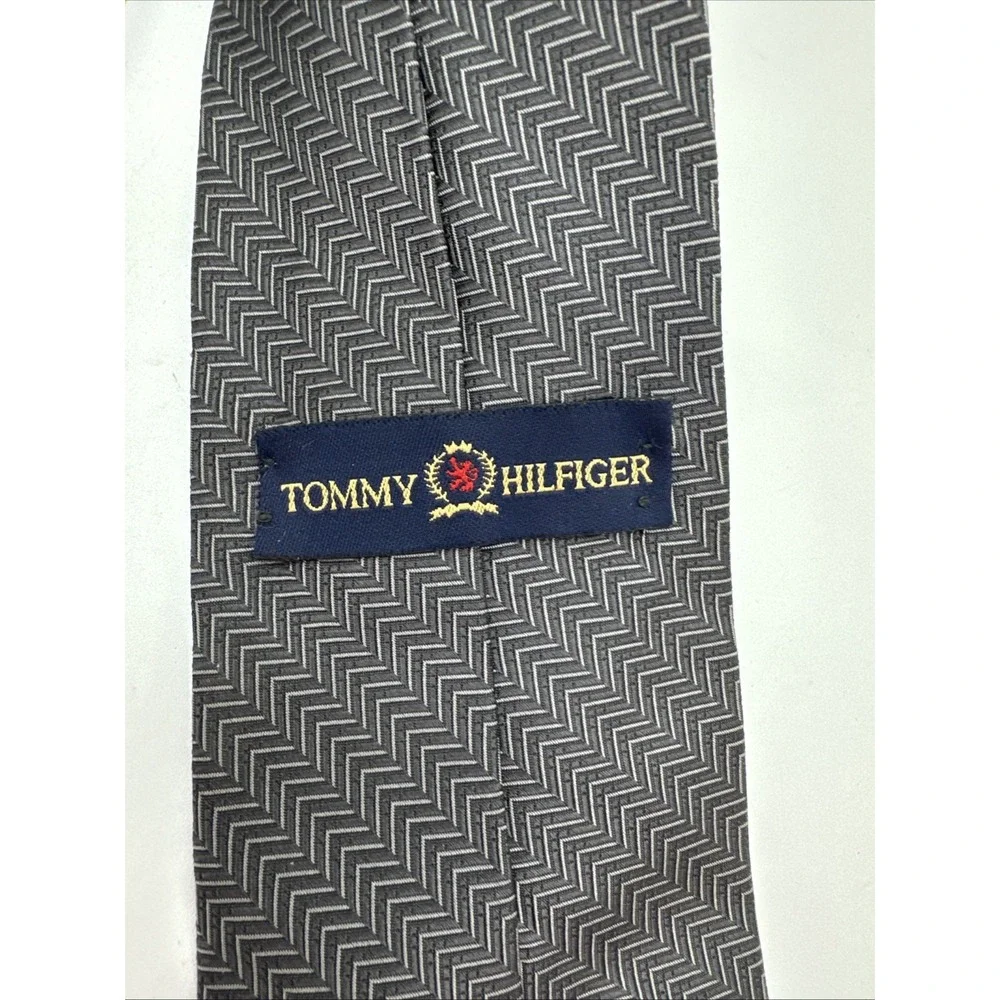 Tommy Hilfiger GRAY‎ FRONT w/ BLUE TAIL Silk 57